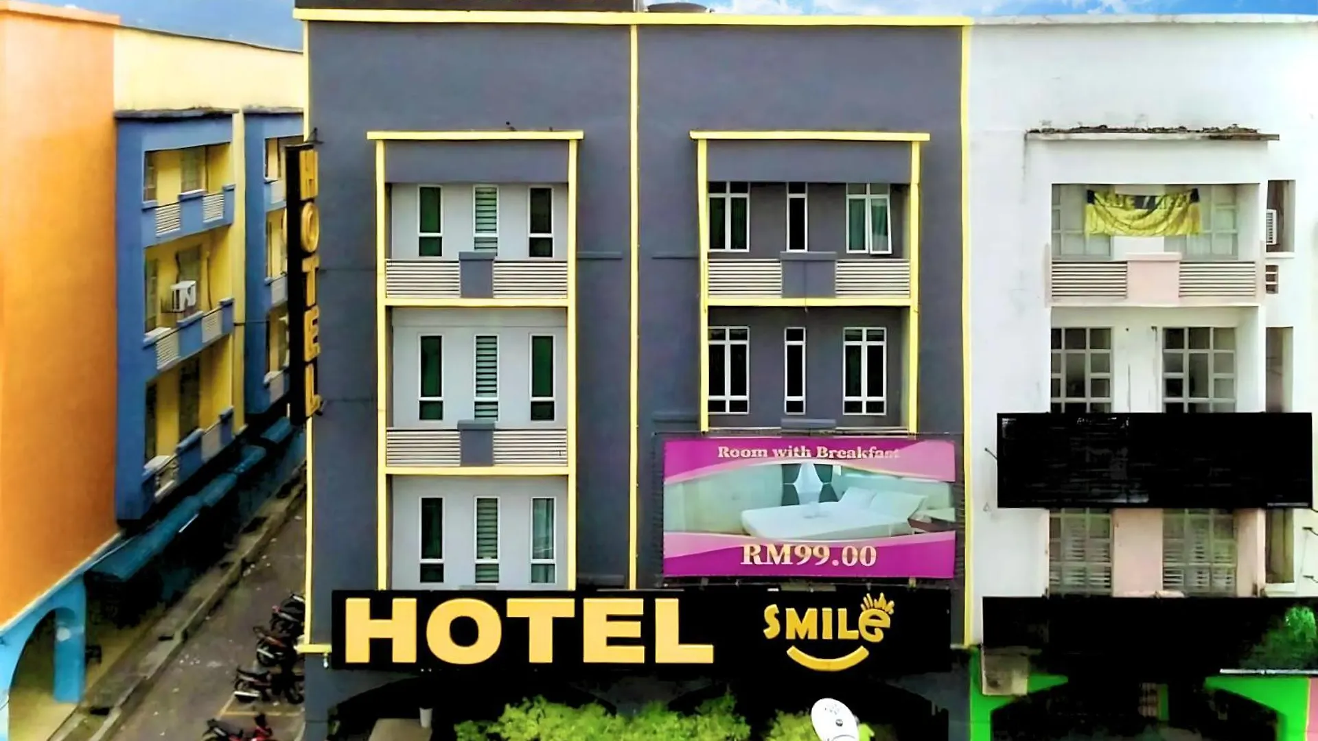 Smile Hotel Danau Kota contacts